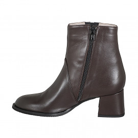 Stivaletto da donna con cerniera ed elastico in pelle marrone tacco 5 - Misure disponibili: 32, 33, 35, 42, 43, 44, 45, 46 2