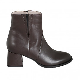 Woman's ankle boot with zipper and elastic band in brown leather heel 5 - Available sizes:  32, 33, 35, 42, 43, 44, 45, 46