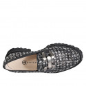 Mocassino da donna con accessorio metallico in tessuto bouclé nero, bianco e platino e pelle nera tacco 3 - Misure disponibili: 32, 33, 34, 35, 42, 43, 44, 45, 46