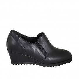 Woman's shoe with zippers and removable insole in black leather wedge heel 6 - Available sizes:  32, 33, 34