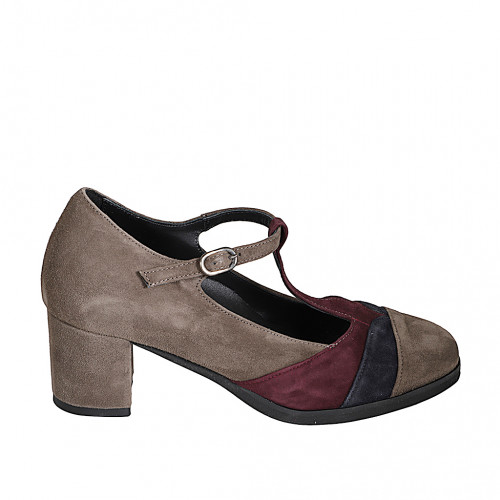 Woman's pumps in brown, blue and...