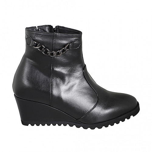 Bottine pour femme avec semelle intérieure amovible, fermeture éclair et chaîne en cuir noir talon compensée 6 - Pointures disponibles:  32, 33, 34, 35