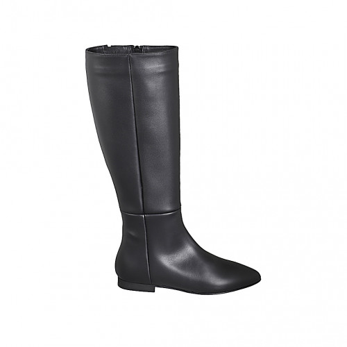 Woman's pointy boot with zipper and...