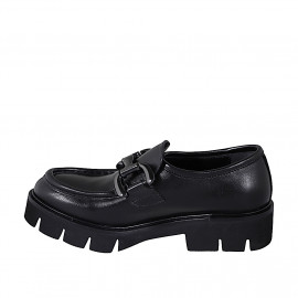 Mocassino da donna con elastico e accessorio in pelle nera tacco 4 - Misure disponibili: 32, 33, 34, 35, 42, 43, 44, 45, 46, 47 2