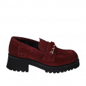 Mocasín para mujer con accesorio en gamuza granate con tacon 5 - Tallas disponibles:  32, 33, 35, 42, 43, 44, 45, 46
