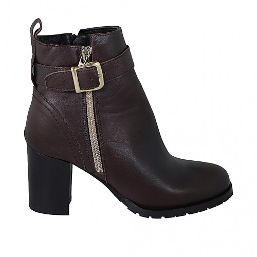 Woman's ankle boot in dark brown...