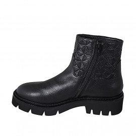 Woman's ankle boot in black... 2