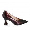 Woman's pointy pump shoe with V-cut in maroon patent leather heel 7 - Available sizes:  32, 33, 34, 35, 42, 43, 44, 45