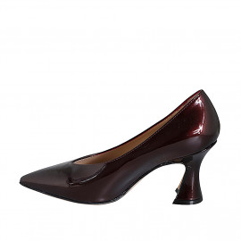 Woman's pointy pump shoe with V-cut in maroon patent leather heel 7 - Available sizes:  32, 33, 34, 35, 42, 43, 44, 45 2