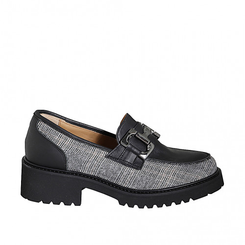 Mocasines para mujer con accesorio en piel negra y tela principe di Gales gris tacon 4 - Tallas disponibles:  33, 35, 42, 43, 44, 45