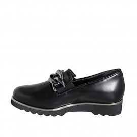 Scarpa accollata da donna con elastici, catena e plantare estraibile in pelle nera zeppa 3 - Misure disponibili: 32, 33, 34, 35, 42, 43, 44, 45, 46 2