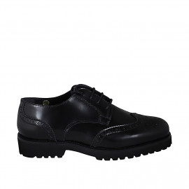 Woman's laced derby shoe in...
