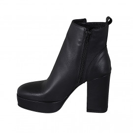 Bottines pour femmes avec fermeture éclair et goujons en cuir noir talon 9 - Pointures disponibles:  32, 33, 34, 43 2
