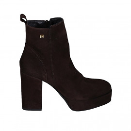 Woman's ankle boot with studs and zipper in dark brown suede heel 9 - Available sizes:  32, 33, 34