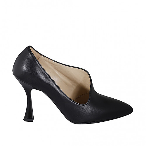Women's pointed high-cut shoe with...