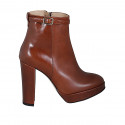 Botín para mujer con plataforma, cremallera y correa en piel cognac tacón 11 - Tallas disponibles:  32, 34, 35, 42, 43, 44, 45