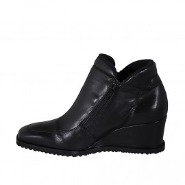 Stivaletto da donna in pelle nera con cerniere zeppa 6 - Misure disponibili: 32, 33, 34, 35 2