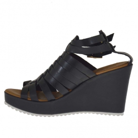 Woman's platform strap sandal with intertwined straps in black leather wedge 9 - Available sizes:  42 2