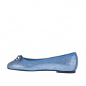 Ballerina da donna con fiocco in pelle laminata stampata azzurra tacco 1 - Misure disponibili: 32