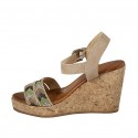 Sandalo da donna in camoscio beige con cinturino, strass, plateau e zeppa 9 - Misure disponibili: 42