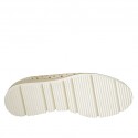 Mocassin pour femmes avec elastiques en daim perforé beige et lamé platine talon compensé 4 - Pointures disponibles:  42