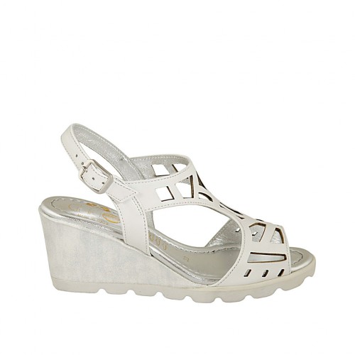 Sandalo da donna in pelle forata bianca e tessuto bianco e argento zeppa 6 - Misure disponibili: 31, 32, 33, 34, 42, 43, 44, 45