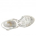 Sandalo da donna in pelle forata bianca e tessuto bianco e argento zeppa 6 - Misure disponibili: 42