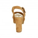 Sandale pour femmes en daim cognac et cuir lamé platine avec courroie, plateforme et talon 9 - Pointures disponibles:  42