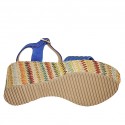 Sandalo da donna in camoscio e pelle laminata bluette e tessuto multicolore con cinturino, plateau e zeppa 9 - Misure disponibili: 44