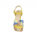 Sandale pour femmes avec courroie et plateforme en daim jaune, cuir verni holographique et tissu multicouleur talon 12 - Pointures disponibles:  42