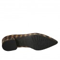 Mocassino a punta da donna in camoscio marrone e beige a motivo scozzese con accessorio tacco 3 - Misure disponibili: 42, 43
