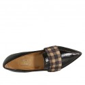 Woman's pointy loafer in brown patent leather and plaid brown and beige suede heel 2 - Available sizes:  43