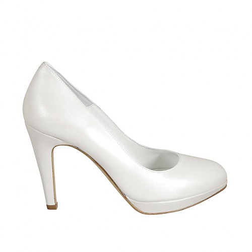 Woman's platform pump in pearled...