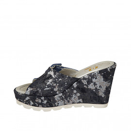 Zapato mule para mujer en gamuza azul aciano y gamuza estampada laminada azul y plateado cuña 10 - Tallas disponibles:  42 2