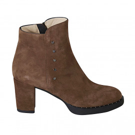 Woman's ankle boot with...