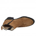Botín para mujer con cremallera, elastico y tachuelas en gamuza cognac tacon 5 - Tallas disponibles:  43