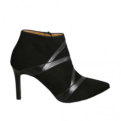 Woman's ankle boot with zipper in...