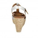 Sandalo con cinturino e plateau in pelle laminata argento zeppa 9 - Misure disponibili: 42, 43