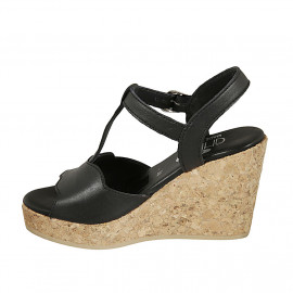 Sandalia para mujer en piel negra con cinturon, plataforma y cuña 9 - Tallas disponibles:  42, 43, 44 2