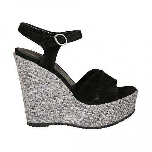 Woman's strap platform sandal in...