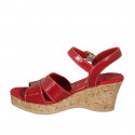 Sandalia para mujer en charol rojo con cinturon, plataforma y cuña 7 - Tallas disponibles:  42