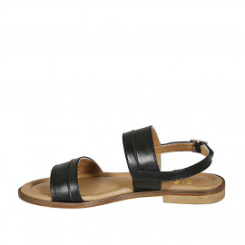 Woman's sandal in black... 2
