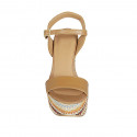 Sandale pour femmes avec courroie et plateforme en cuir cognac et tissu multicouleur talon 12 - Pointures disponibles:  42