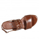 Sandale pour femmes en cuir cognac avec goujons talon 1 - Pointures disponibles:  33