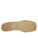 Mocassino da donna con accessorio in camoscio color cuoio tacco 1 - Misure disponibili: 42