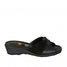 Sabot da donna in camoscio e pelle nera zeppa 3 - Misure disponibili: 42