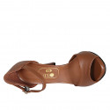 Scarpa aperta con cinturino da donna in pelle color cuoio tacco 10 - Misure disponibili: 42
