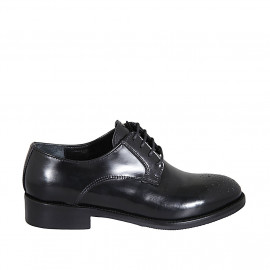 Woman's laced derby shoe in...