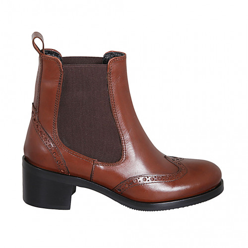 Botines con elasticos y punta de ala para mujer en piel cognac tacon 5 - Tallas disponibles:  43